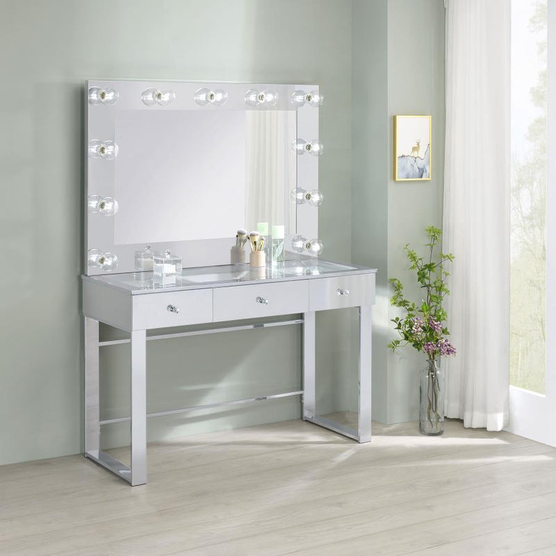 Umbridge - 3-Drawer Vanity Set With Lighting - Chrome And White