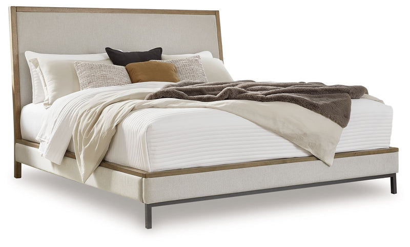 Tomtyn - Upholstered Bed